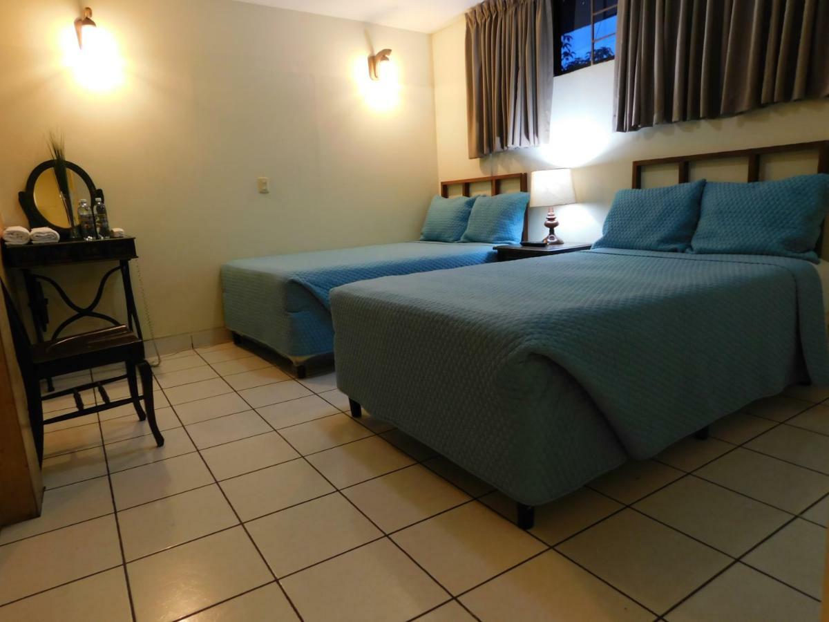Hotel Meson De Maria Antiguo Cuscatlan Ngoại thất bức ảnh